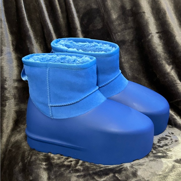 WOMENS CLASSIC MINI PUMPED MOULDED SUEDE BOOTS BL IN BLUE...